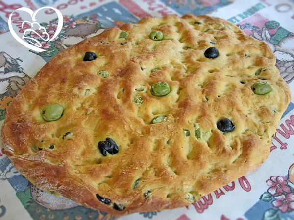 Schiacciata di pane alle olive