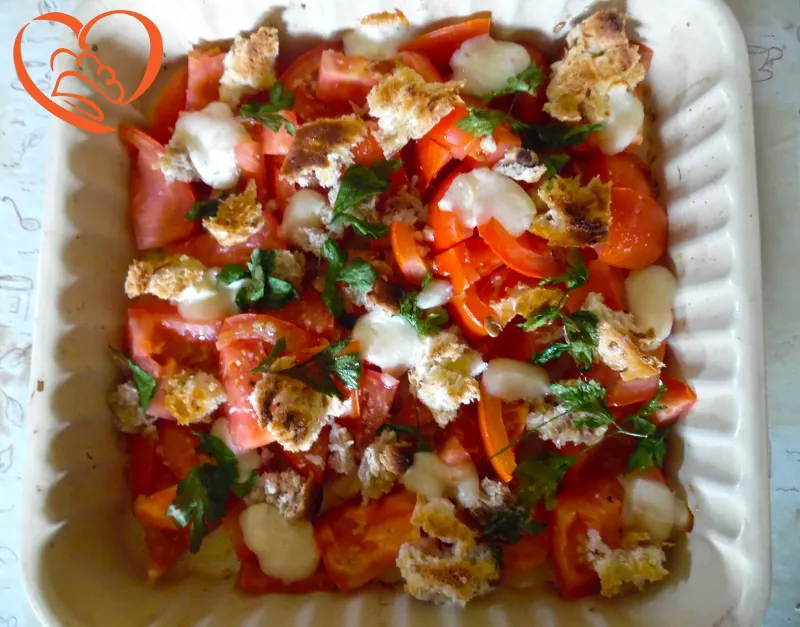 Sformato di pomodori con formaggio e pane