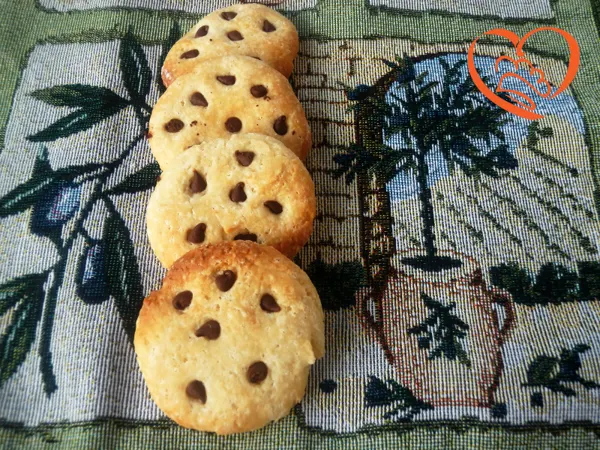 Simil cookies con gocce di cioccolato
