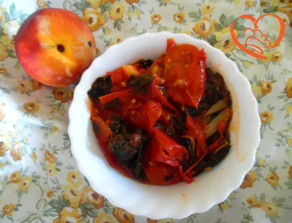 Sugo di pomodori e coste