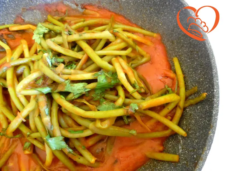 Talli di aglio al sugo