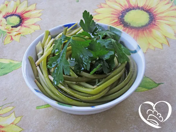 Talli di aglio lessati