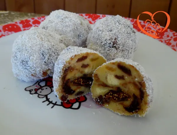 Tartufi di panettone e fichi secchi