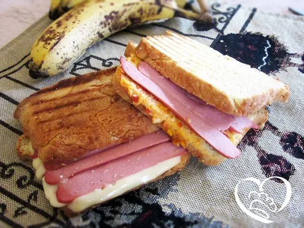 Toast con wurstel