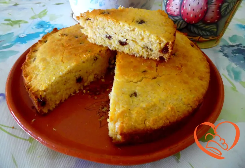 Torta di mais e uvetta