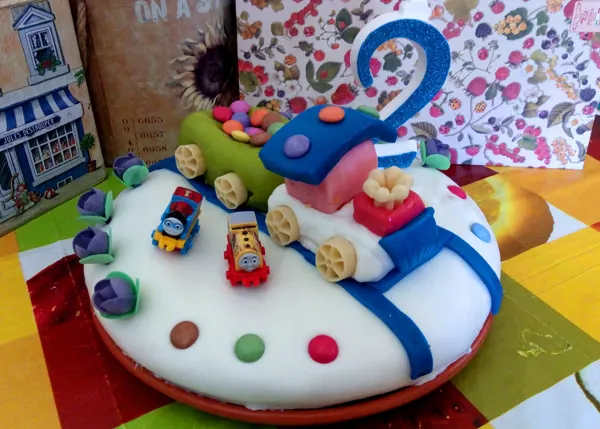 Torta compleanno 2 anni con trenino  in pdz