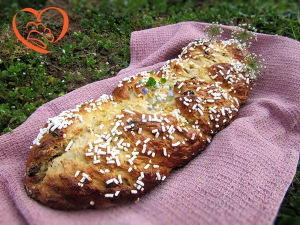 Treccia con uvetta