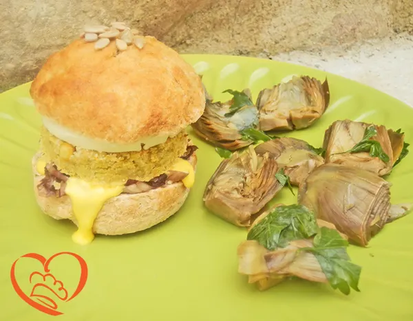 Panino Burger  vegetariano ai ceci e radicchio