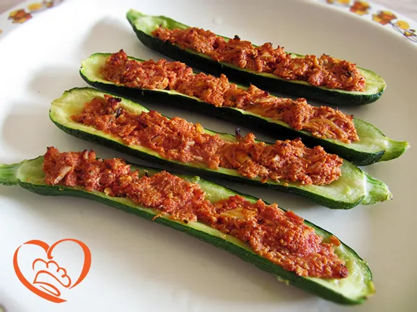 Barchette di zucchine ripiene di pollo