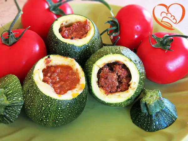 Zucchine tonde ripiene di ragu’