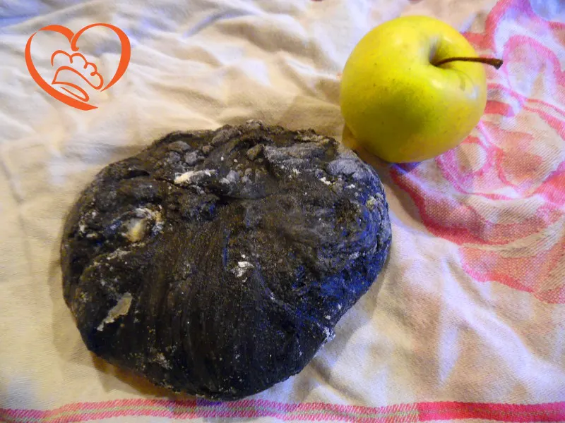 Impasto pane "rapido" al nero di seppia