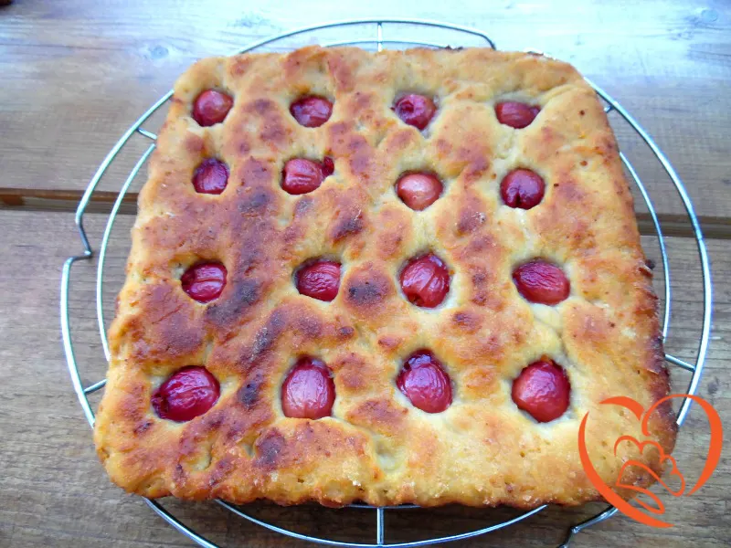 Focaccia alle ciliegie