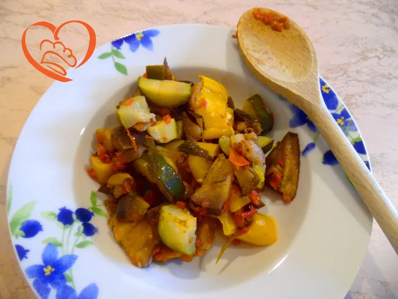 Zucchine, peperoni e melanzane