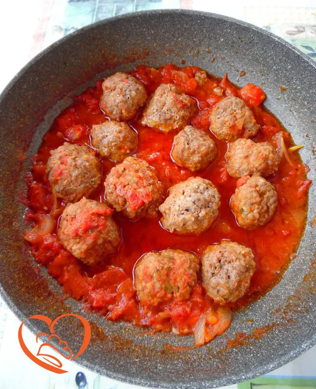 Polpette di maiale con sugo