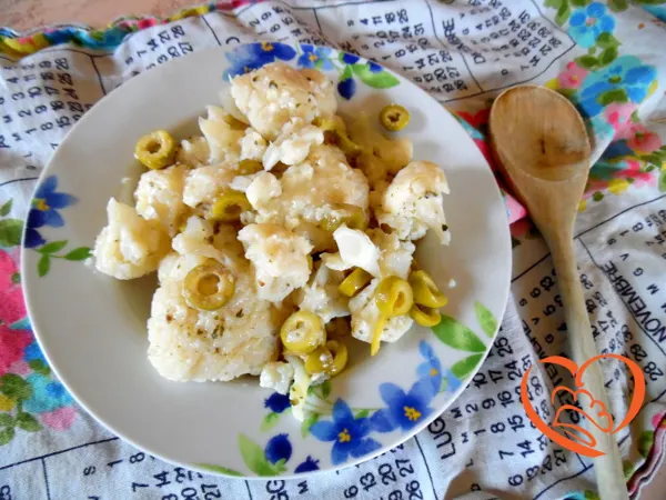 Cavolfiore con formaggio e olive