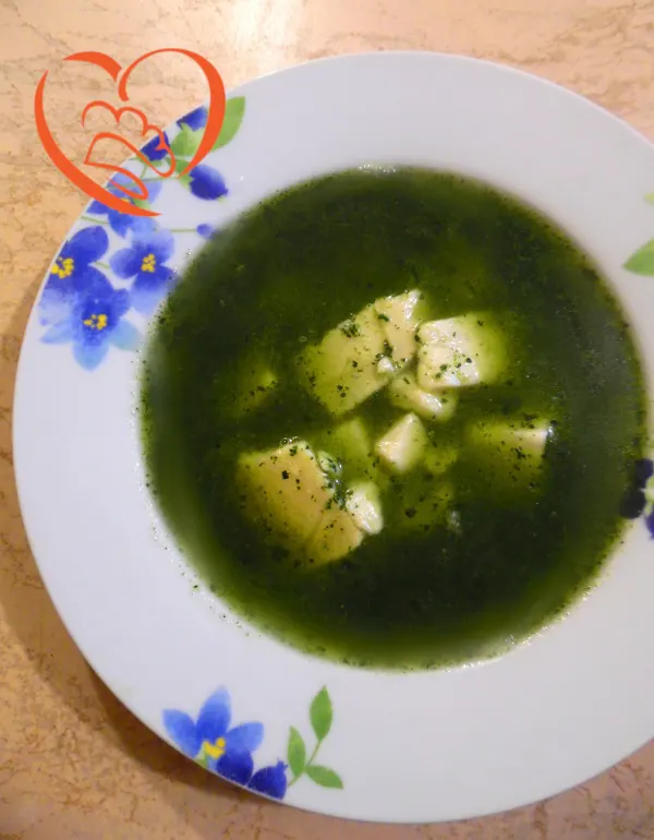 Vellutata di cavolo nero con croste di parmigiano