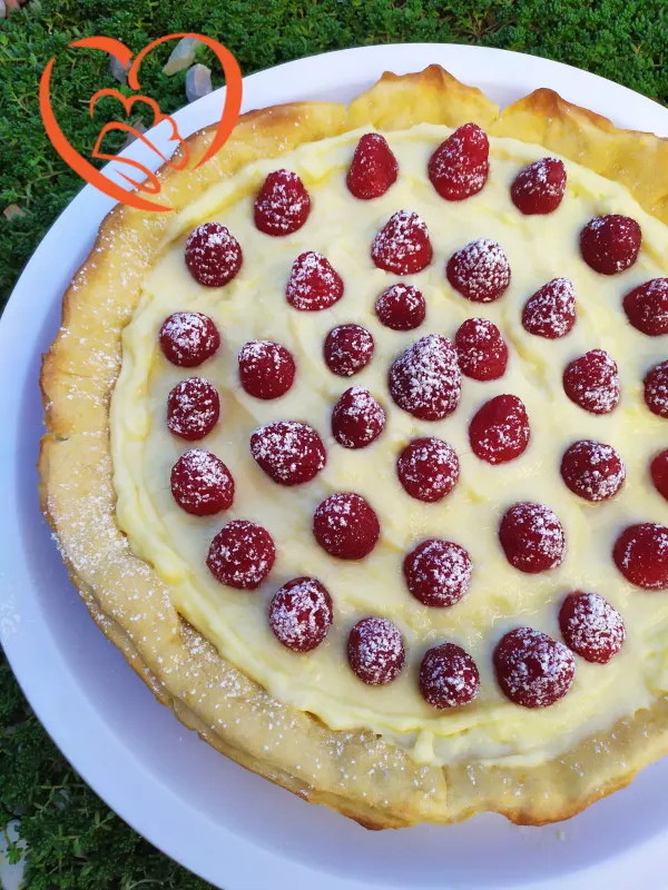 Crostata con crema pasticcera e lamponi