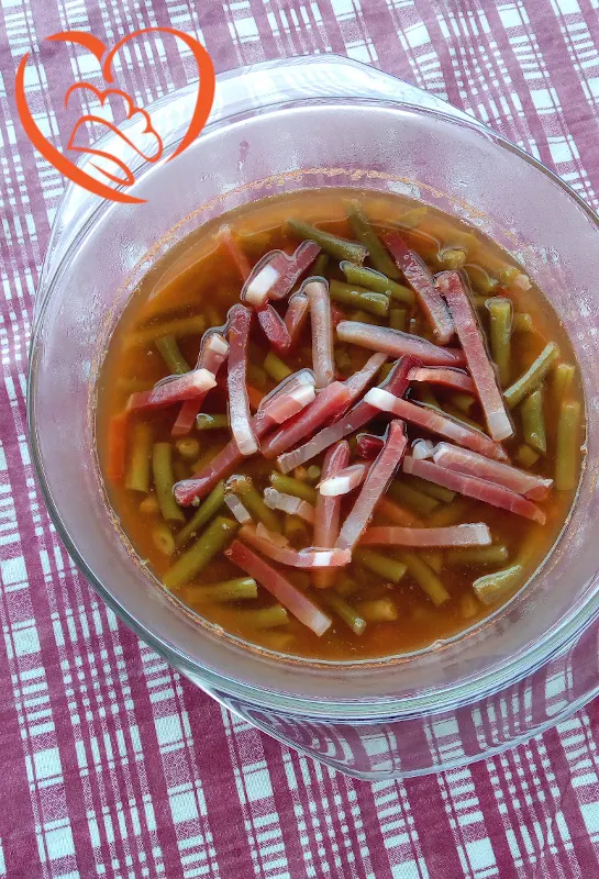 Zuppa di fagiolini con speck