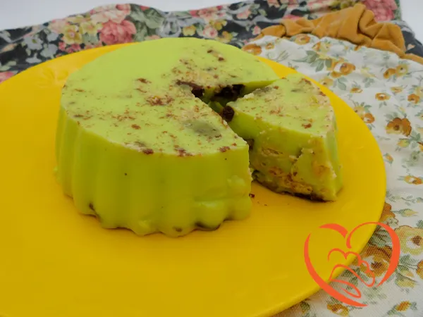 Budino al pistacchio con biscotti vari
